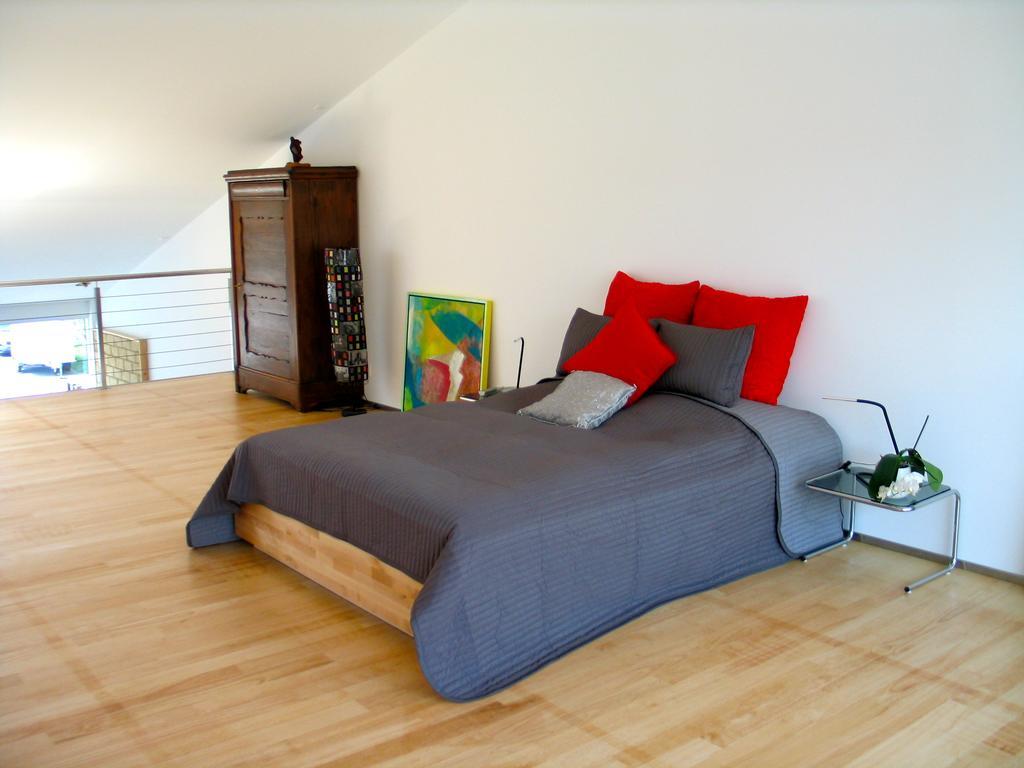 Apartamento Artist'S Loft Zur Maloya Ormalingen Habitación foto